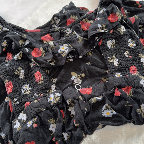 American Eagle Outfitters - Black Floral Romper - Open Back - Picture 2 of 6